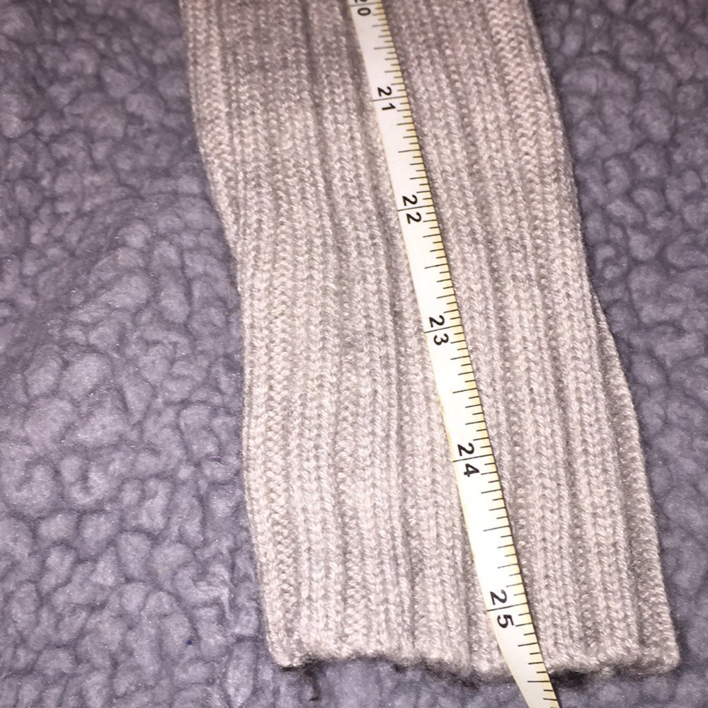 Banana Republic Heritage Collection Sweater - Picture 7 of 8